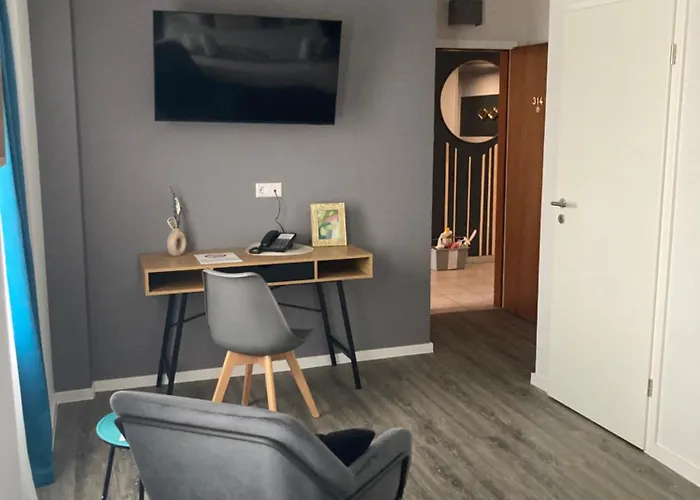 Dolce * موندورف ليس باينس