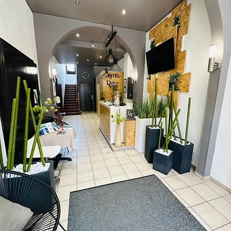 Dolce Hotell *